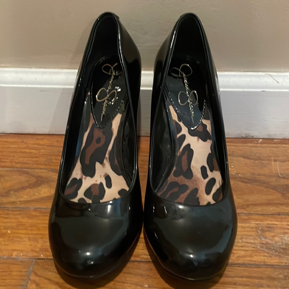 Jessica Simpson Patent Leather Shoe - 8 - Black